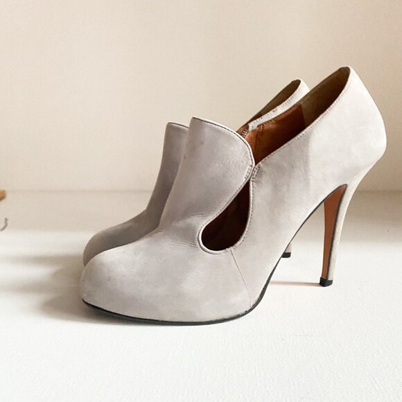Zilian Light Grey Suede Unique Cut Out Detail Round Toe Heels 10 - Picture 2 of 7